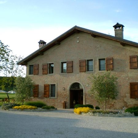 פייבה די צ'נטו Agriturismo La Cascinetta מראה חיצוני תמונה