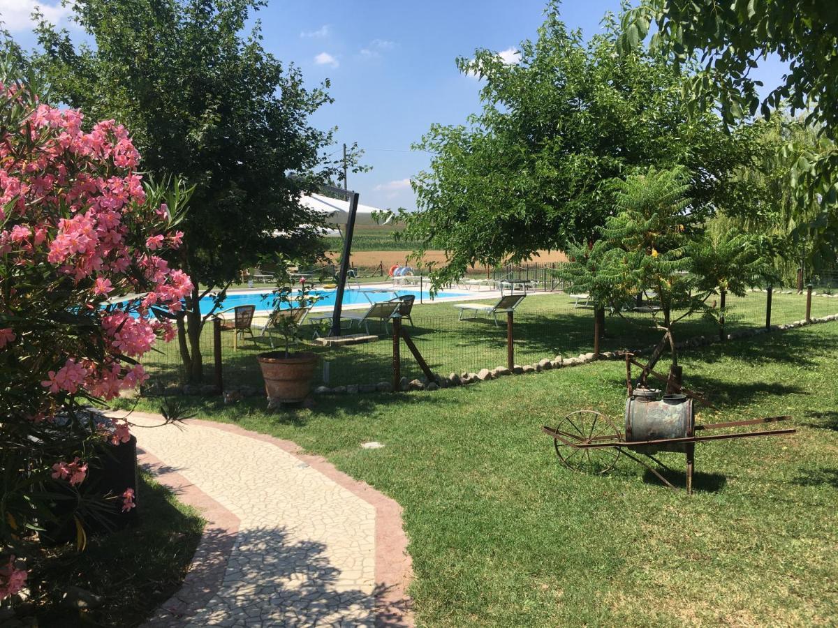 פייבה די צ'נטו Agriturismo La Cascinetta מראה חיצוני תמונה