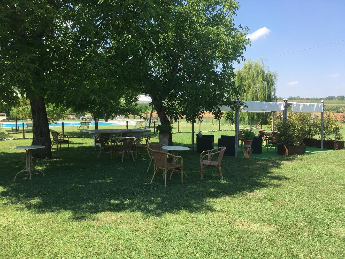 פייבה די צ'נטו Agriturismo La Cascinetta מראה חיצוני תמונה