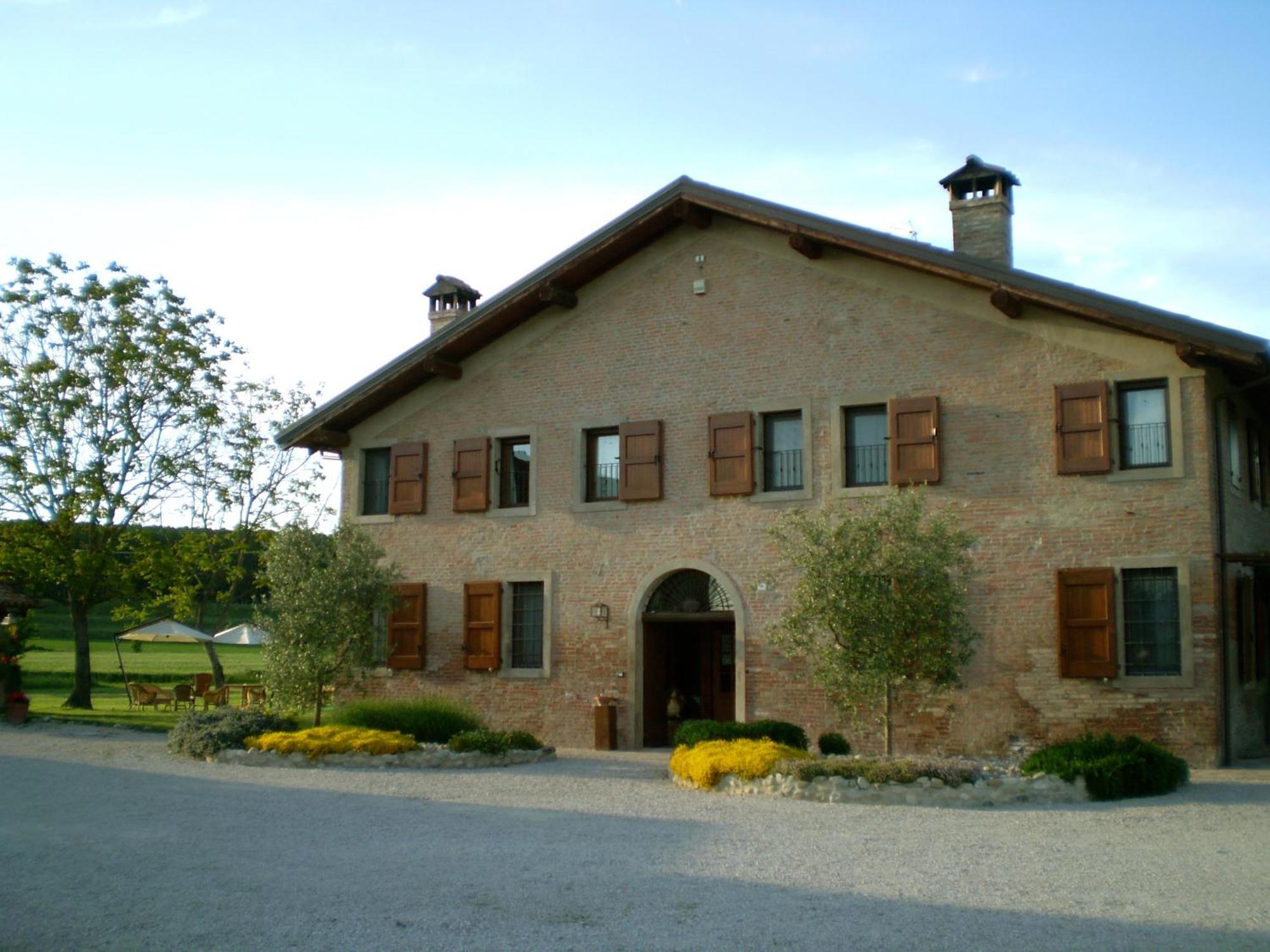 פייבה די צ'נטו Agriturismo La Cascinetta מראה חיצוני תמונה