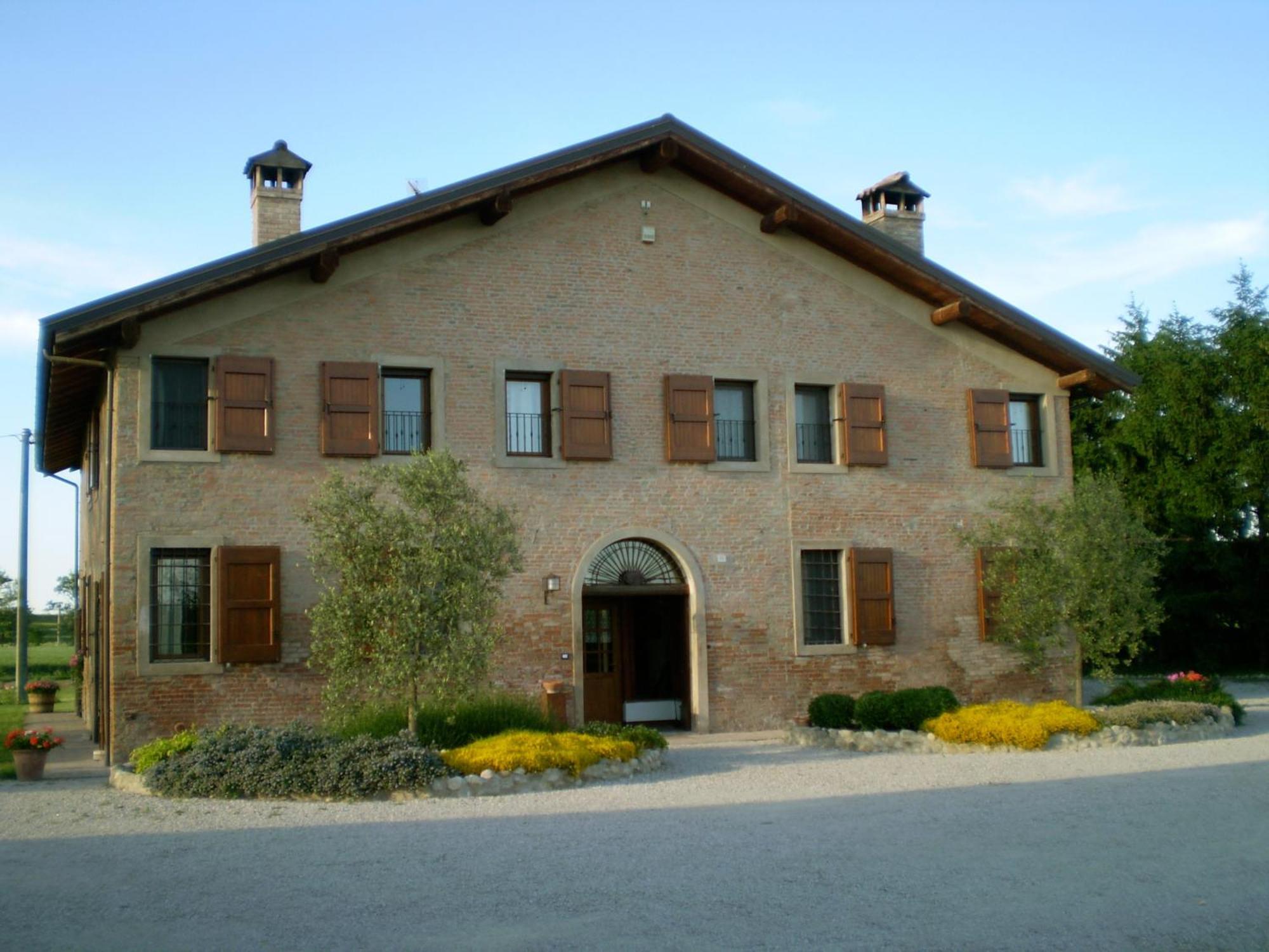 פייבה די צ'נטו Agriturismo La Cascinetta מראה חיצוני תמונה