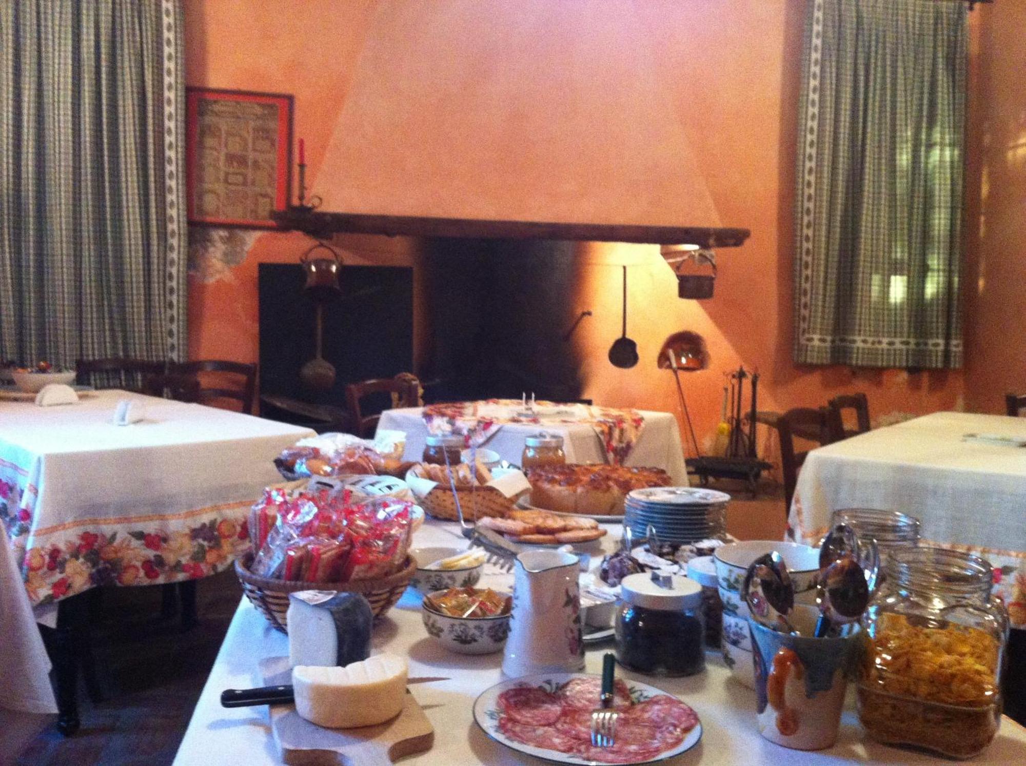 פייבה די צ'נטו Agriturismo La Cascinetta מראה חיצוני תמונה