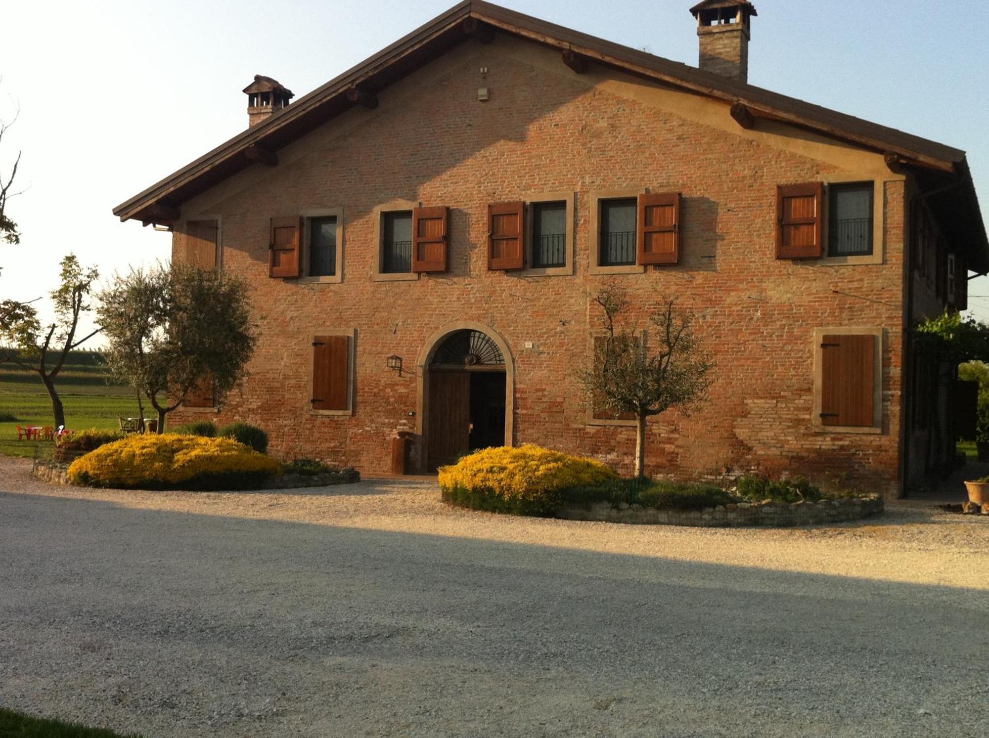 פייבה די צ'נטו Agriturismo La Cascinetta מראה חיצוני תמונה