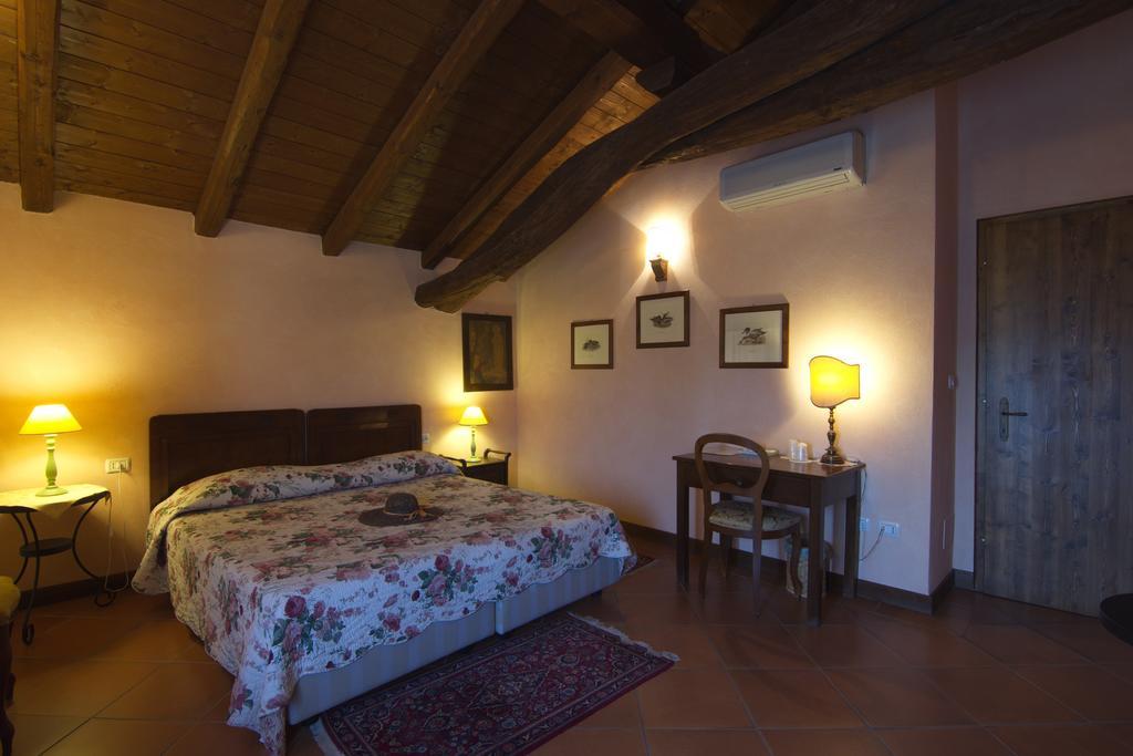 פייבה די צ'נטו Agriturismo La Cascinetta מראה חיצוני תמונה