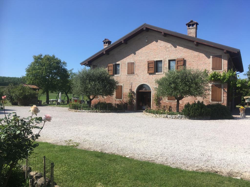 פייבה די צ'נטו Agriturismo La Cascinetta מראה חיצוני תמונה