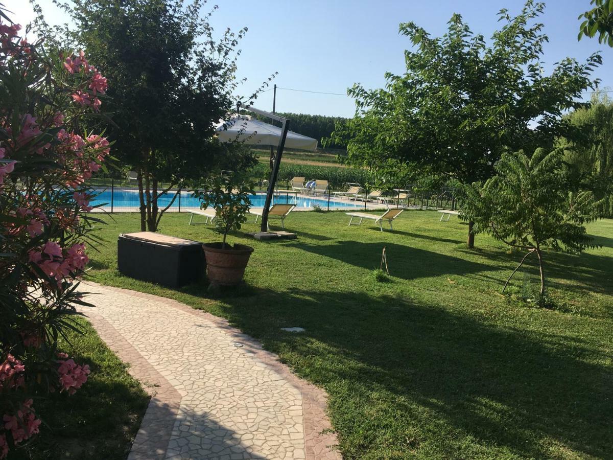 פייבה די צ'נטו Agriturismo La Cascinetta מראה חיצוני תמונה